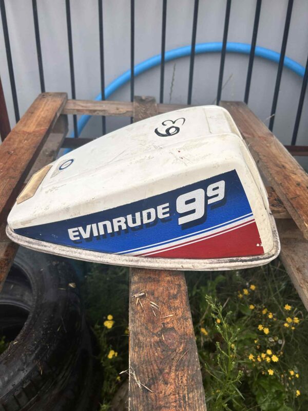 7fe2c437-fd5d-48ed-bd30-36928368ad2b.jpg Czapa Obudowa silnik zaburtowy Evinrude 9.9 KM