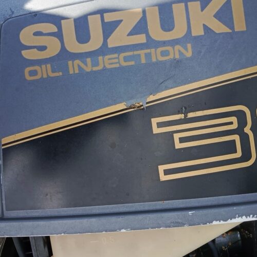 WhatsApp-Image-2025-08-01-at-09.35.23-2-e1754035455561.jpeg Silnik zaburtowy Suzuki 30KM 2T obudowa