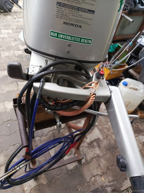 WhatsApp-Image-2025-08-08-at-12.48.21-1.jpeg Silnik zaburtowy HONDA 25 KM rumpel rozrusznik 4-suw