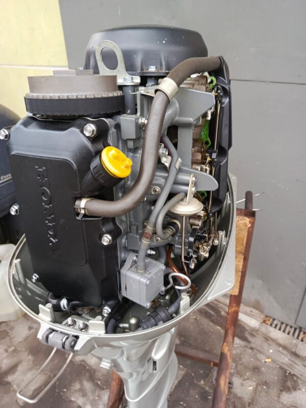 WhatsApp-Image-2025-08-08-at-12.48.21-2.jpeg Silnik zaburtowy HONDA 25 KM rumpel rozrusznik 4-suw