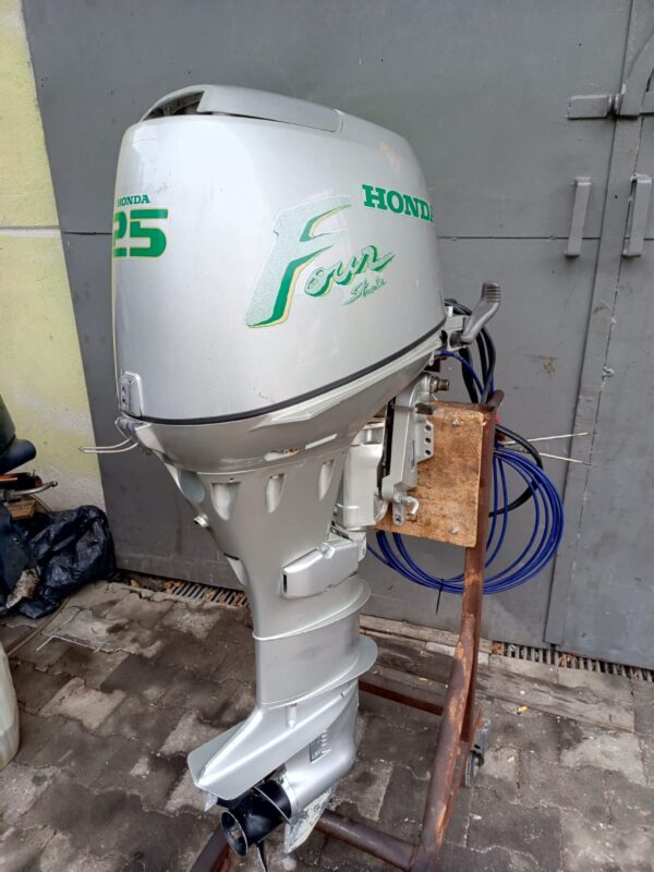 WhatsApp-Image-2025-08-08-at-12.48.21.jpeg Silnik zaburtowy HONDA 25 KM rumpel rozrusznik 4-suw
