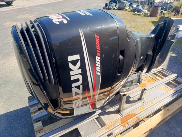 WhatsApp-Image-2025-08-12-at-10.56.36.jpeg Silnik zaburtowy Suzuki 300KM 2016rok