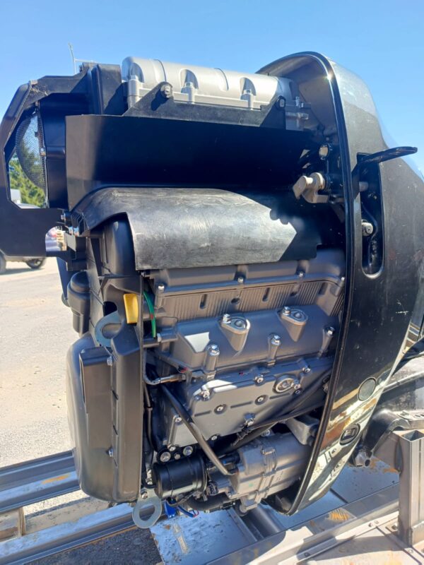 WhatsApp-Image-2025-08-12-at-10.56.38.jpeg Silnik zaburtowy Suzuki 300KM 2016rok