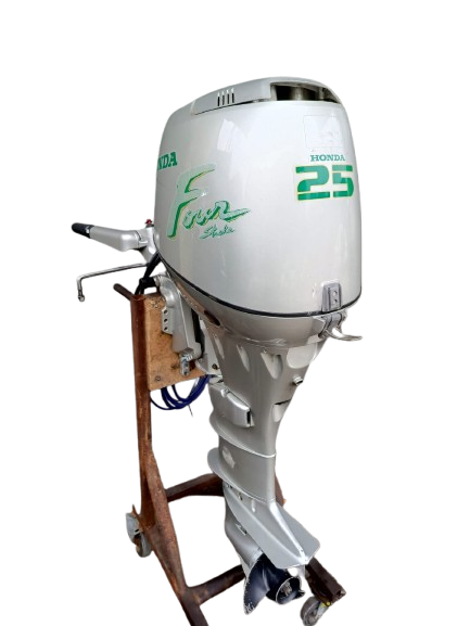 WhatsApp_Image_2025-08-08_at_12.48.20-removebg-preview.png Silnik zaburtowy HONDA 25 KM rumpel rozrusznik 4-suw