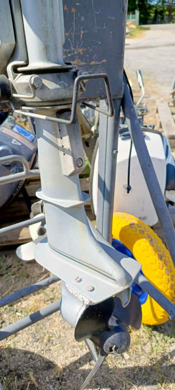 cb590127-3ea0-45be-81fe-5dc1905b5b5f.jpg Evinrude 4KM 2T cały na części (rumpel)