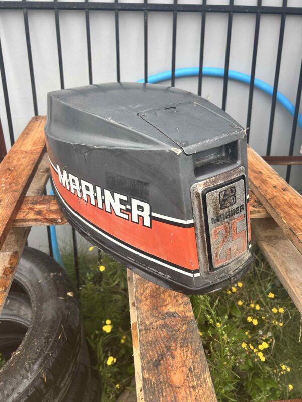 d525e491-1e48-4253-9944-26c368b02aa9.jpg Czapa Obudowa silnik zaburtowy Mariner 25 KM