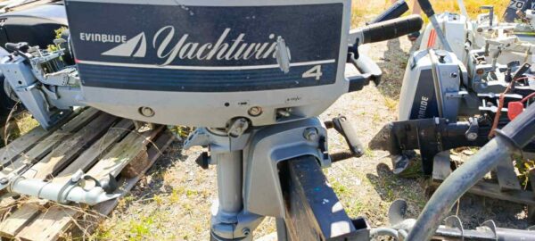Evinrude 4KM 2T cały na części (spodzina)