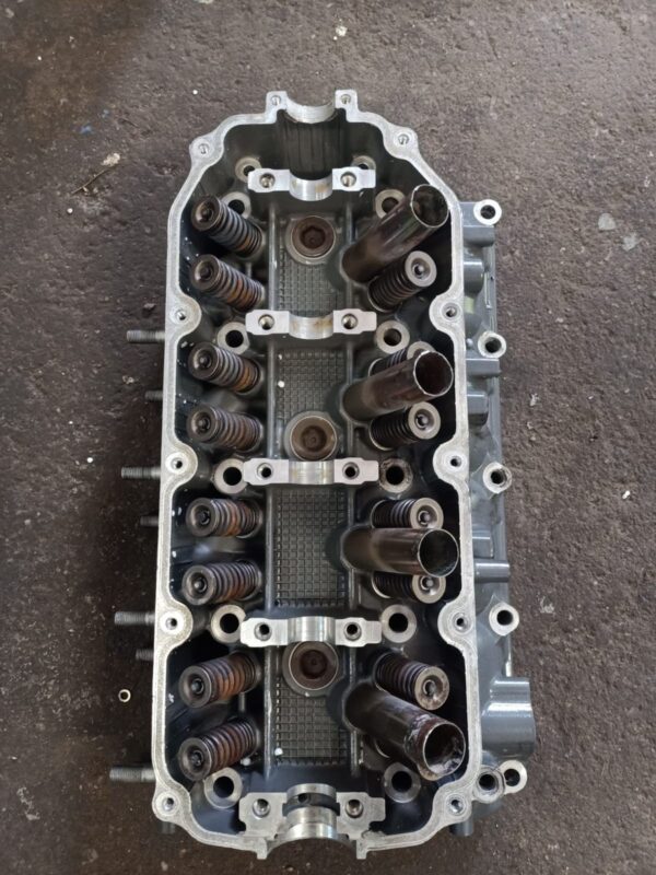 glowica-silnika-honda-bf-130-four-stroke.2_f.jpg Głowica Silnika Honda BF 130 four stroke