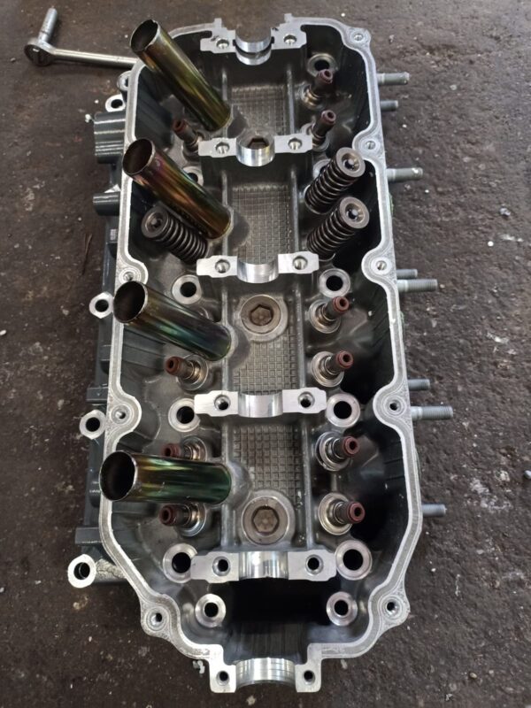 glowica-silnika-honda-bf-130-four-stroke.4_f.jpg Głowica Silnika Honda BF 130 four stroke