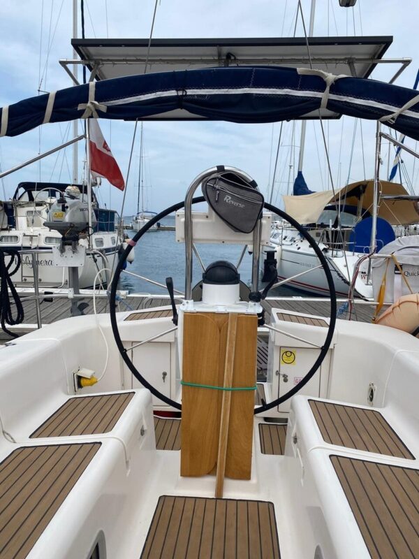Jacht marki Elan 36 s/y Demeter. Długość kadłuba 10,64m. Zanurzenie 1,7 m