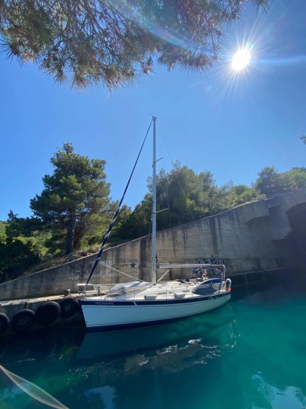 Jacht marki Elan 36 s/y Demeter. Długość kadłuba 10,64m. Zanurzenie 1,7 m