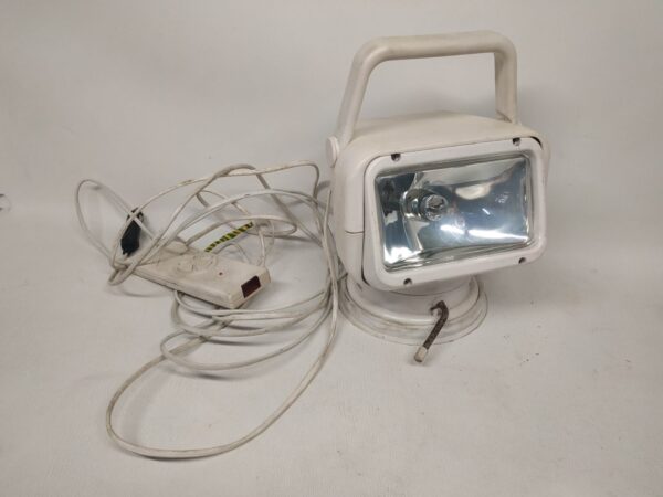 lampa-szperacz-na-jacht-zdalne-sterowany_f.jpg Lampa szperacz na Jacht zdalne sterowany