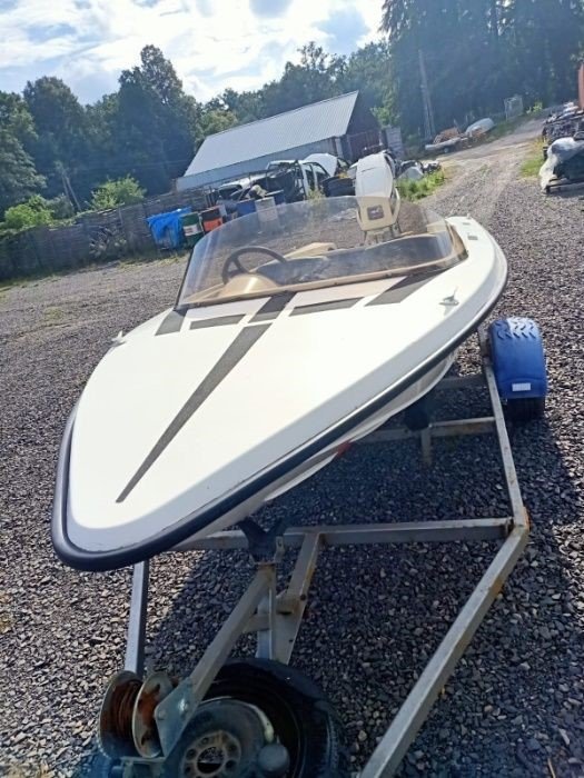 lodz-motorowka-fletcher-70-km.3_f.jpg Łódz motorówka fletcher bez silnika