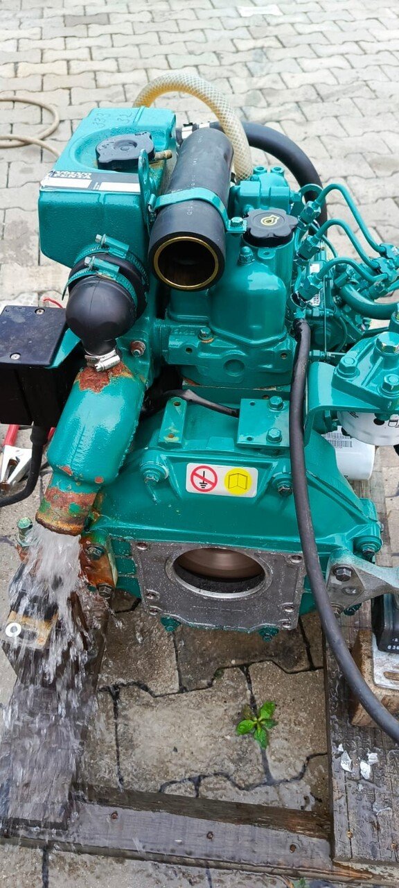 silnik-stacjonarny-volvo-penta-md2020-diesel.1_f.jpg silnik stacjonarny VOLVO PENTA MD2020 diesel