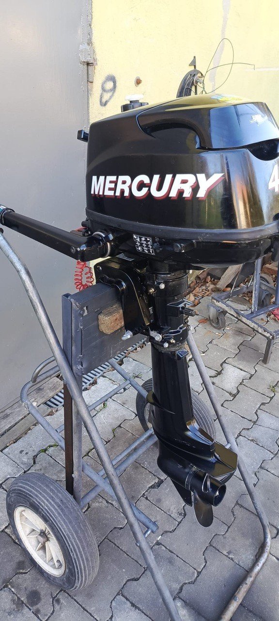 silnik-zaburtowy-mercury-4-km-stopa-s-rumpel_f.jpg Silnik zaburtowy MERCURY 4 KM stopa S rumpel