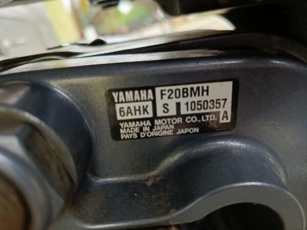 silnik-zaburtowy-yamaha-20-km-stopa-s-rumpel-4-suw.5_f.jpg Silnik Zaburtowy YAMAHA 20 KM Stopa S rumpel 4-suw