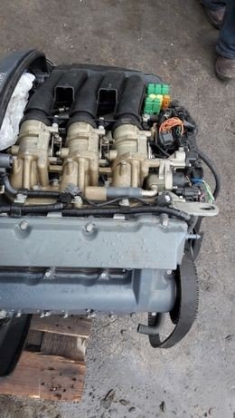 silnik-zaburtowy-yamaha-225-km-4-suw.1_f.jpg silnik zaburtowy YAMAHA 225 KM 4-suw